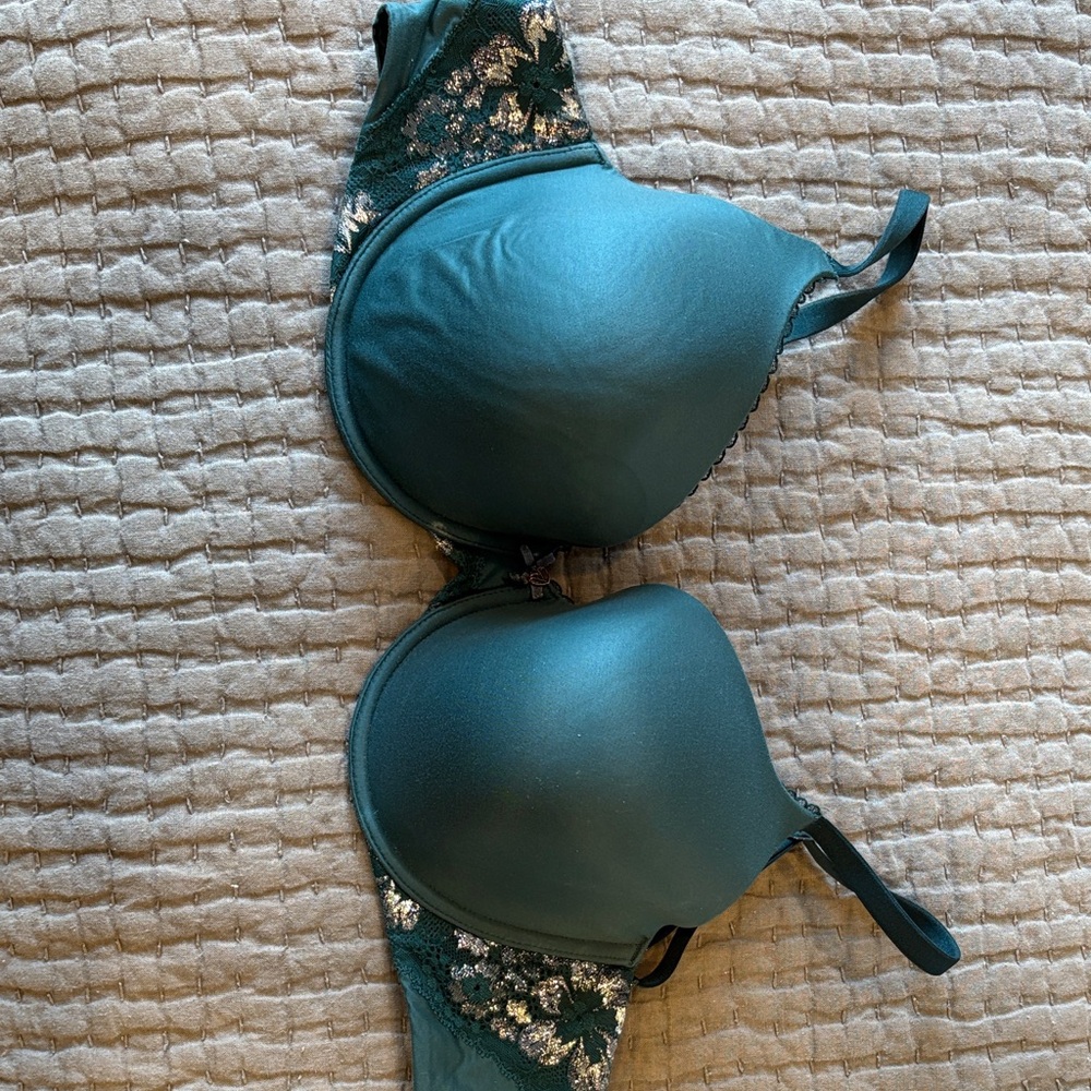 Victoria's Secret Teal Padded Underwire Bra with Metallic Lace